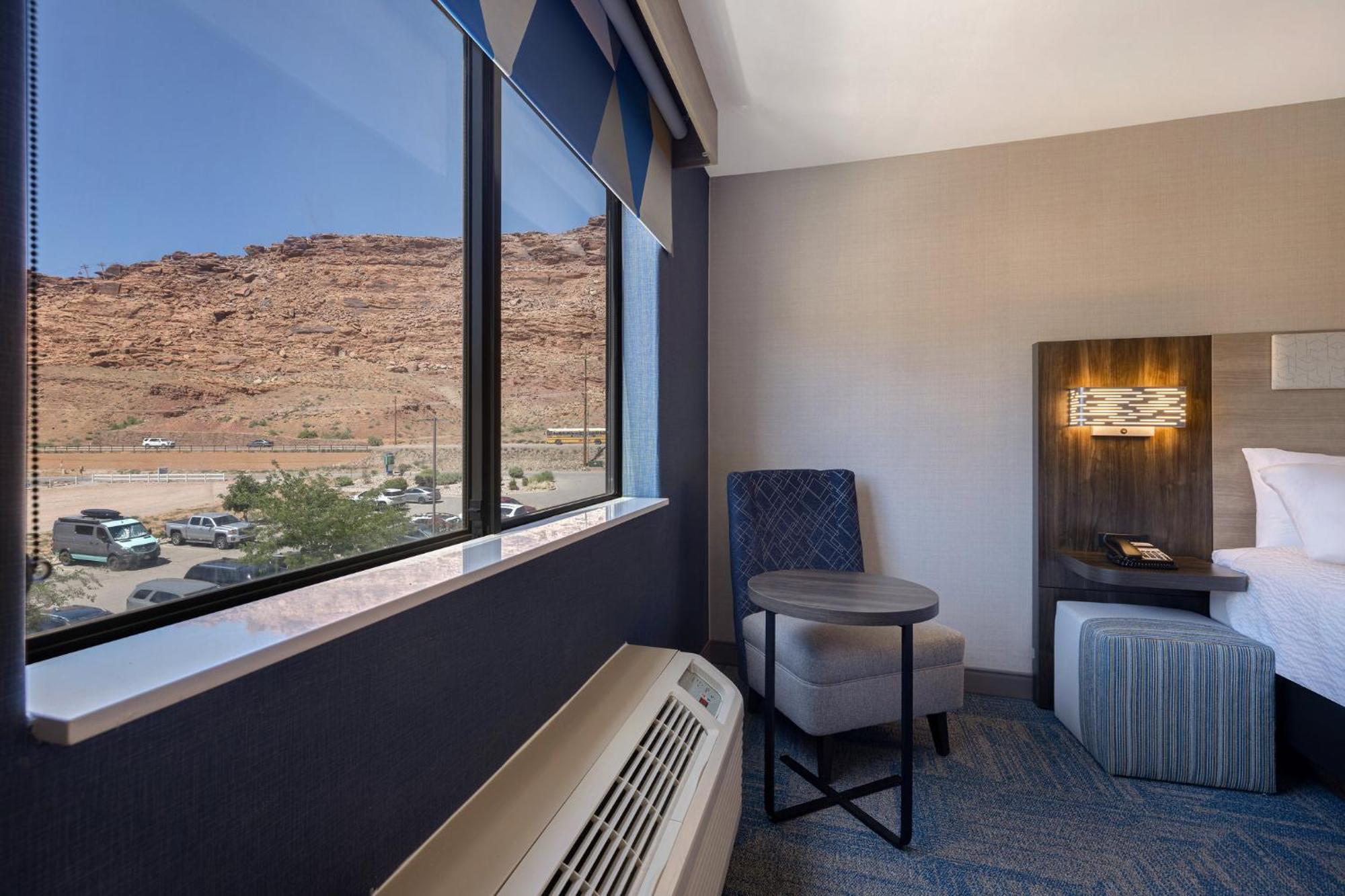 Holiday Inn Express Hotel & Suites Moab, An Ihg Hotel Exterior photo